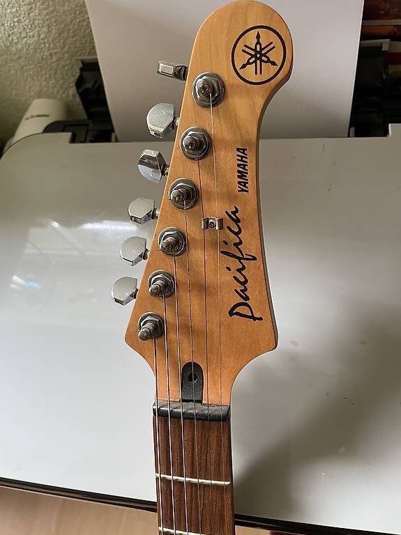 Instruments de musique: Yamaha Pacifica – D'occasion à Steckborn par scheese123 1