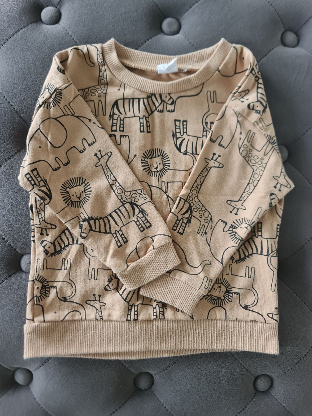 Ensembles coordonnés: Jungen Kleiderpaket  86 oder 18 Monate mit Safari Muster – D'occasion à Noflen BE par vco_hnn7 5