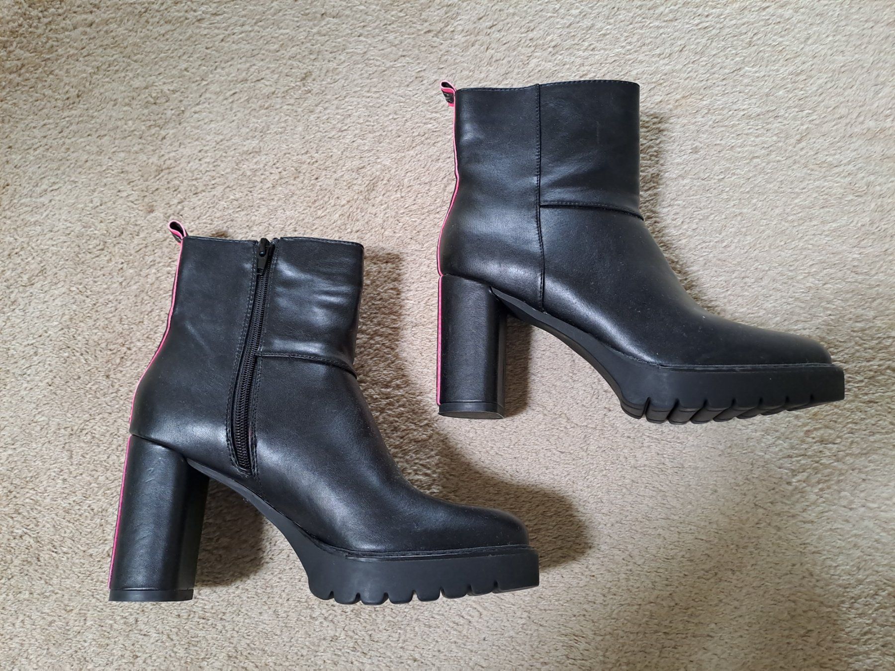 Scarpe da donna: schöne neuwertige Schuhe Gr. 39 – Usato da Untersiggenthal venduto da Zehni8 1