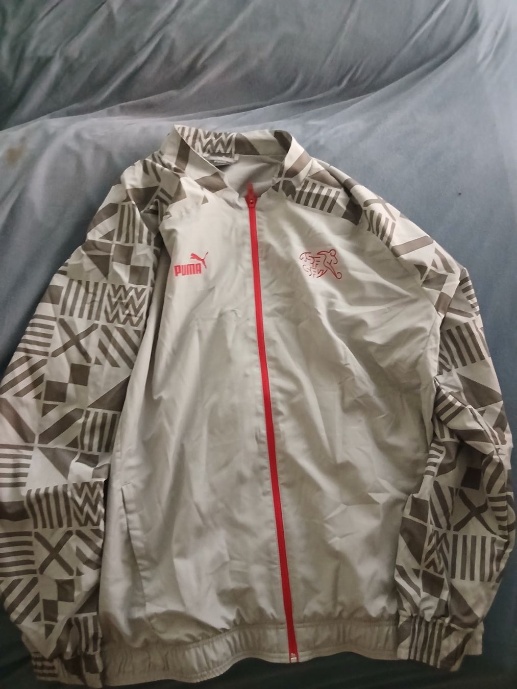 Puma Vestes: Schweizer Nati Trainingsjacke – D'occasion à Oberglatt ZH par Sandro0124
