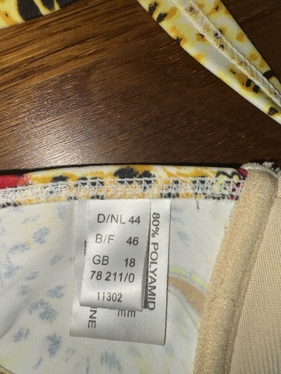 Badekleider & Bikinis: Bikini Oberteil gemustert Grösse 44 – Gebraucht aus Dübendorf von lus_9275 2