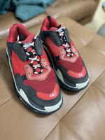 Balenciaga Triple S Sneaker – Rot/Schwarz/Grau – Gr. 44