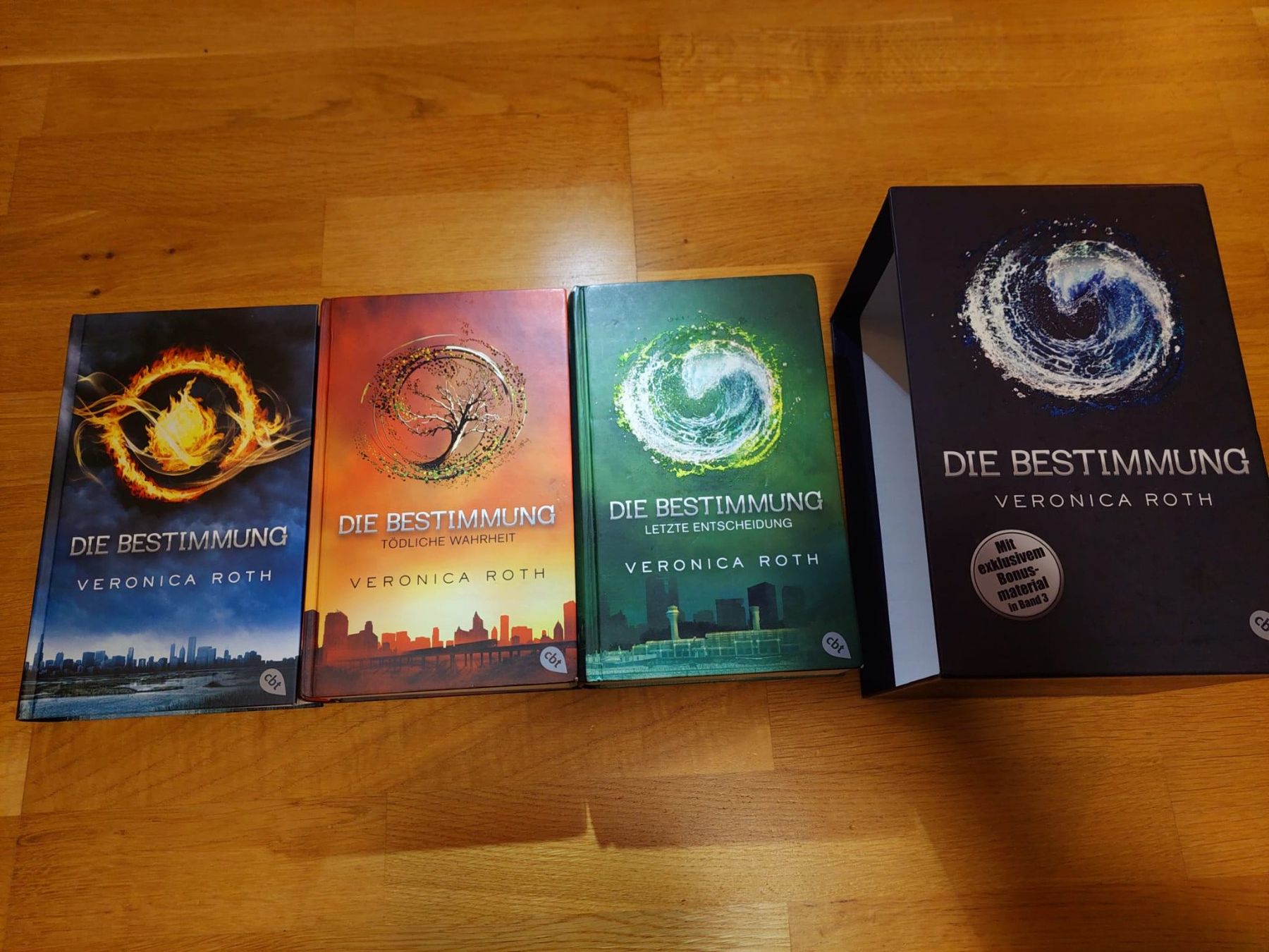 Libri: Divergent - Die Bestimmung - Veronica Roth – Usato da Köniz venduto da cle_ 3