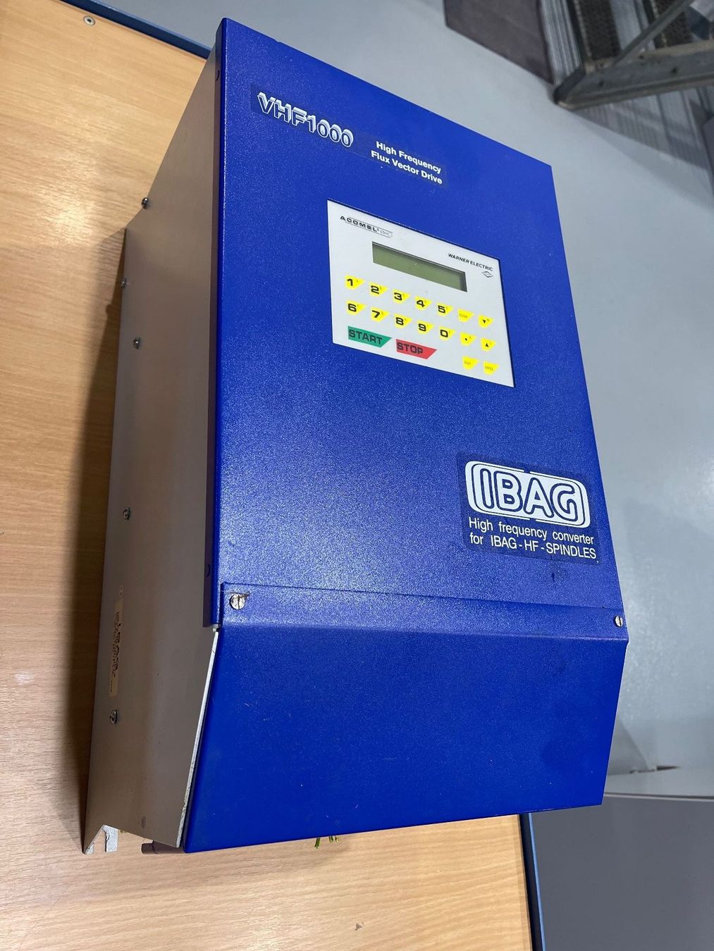 Elektronikbauteile: Warner Electric VHF1000 Hochfrequenzumrichter – Gebraucht aus Titterten von WalliserEngineering