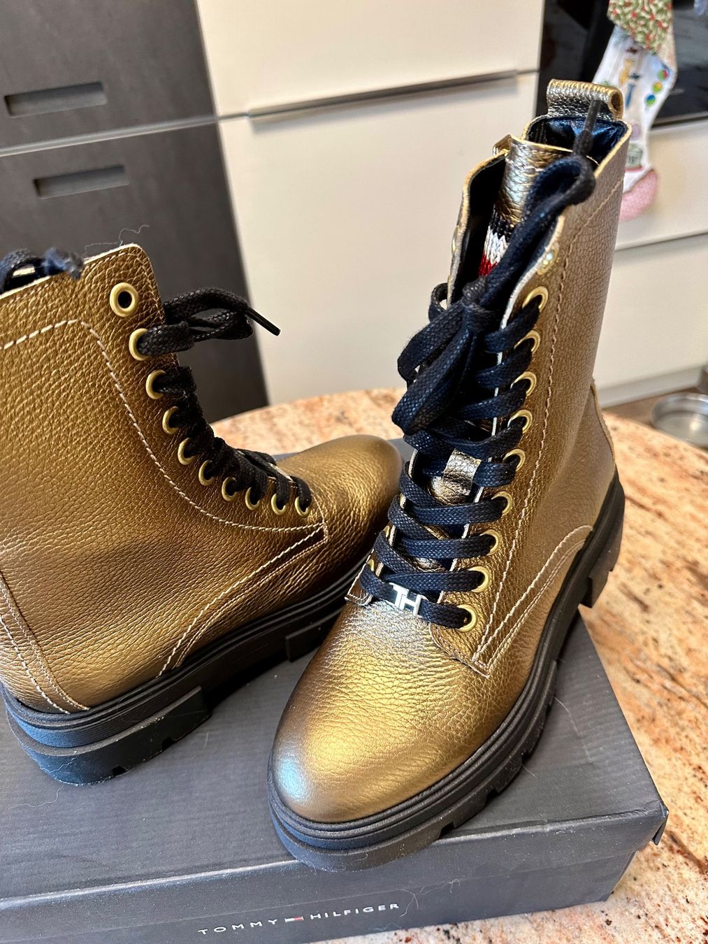 Tommy Hilfiger Scarpe da donna: Schnürstiefel TOMMY HILFIGER – Nuovo e nell'imballaggio originale da Spreitenbach venduto da Jessy8 1