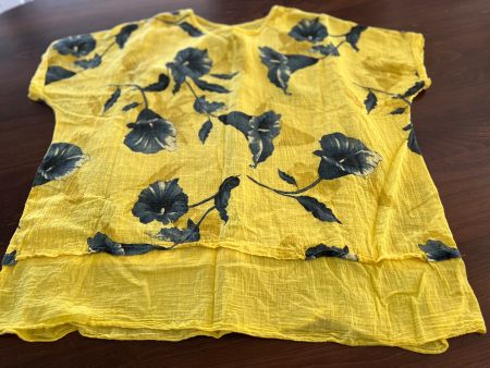 Gelbes Sommer Top mit Blumenmuster, Gr. 44/46- Neuwertig!