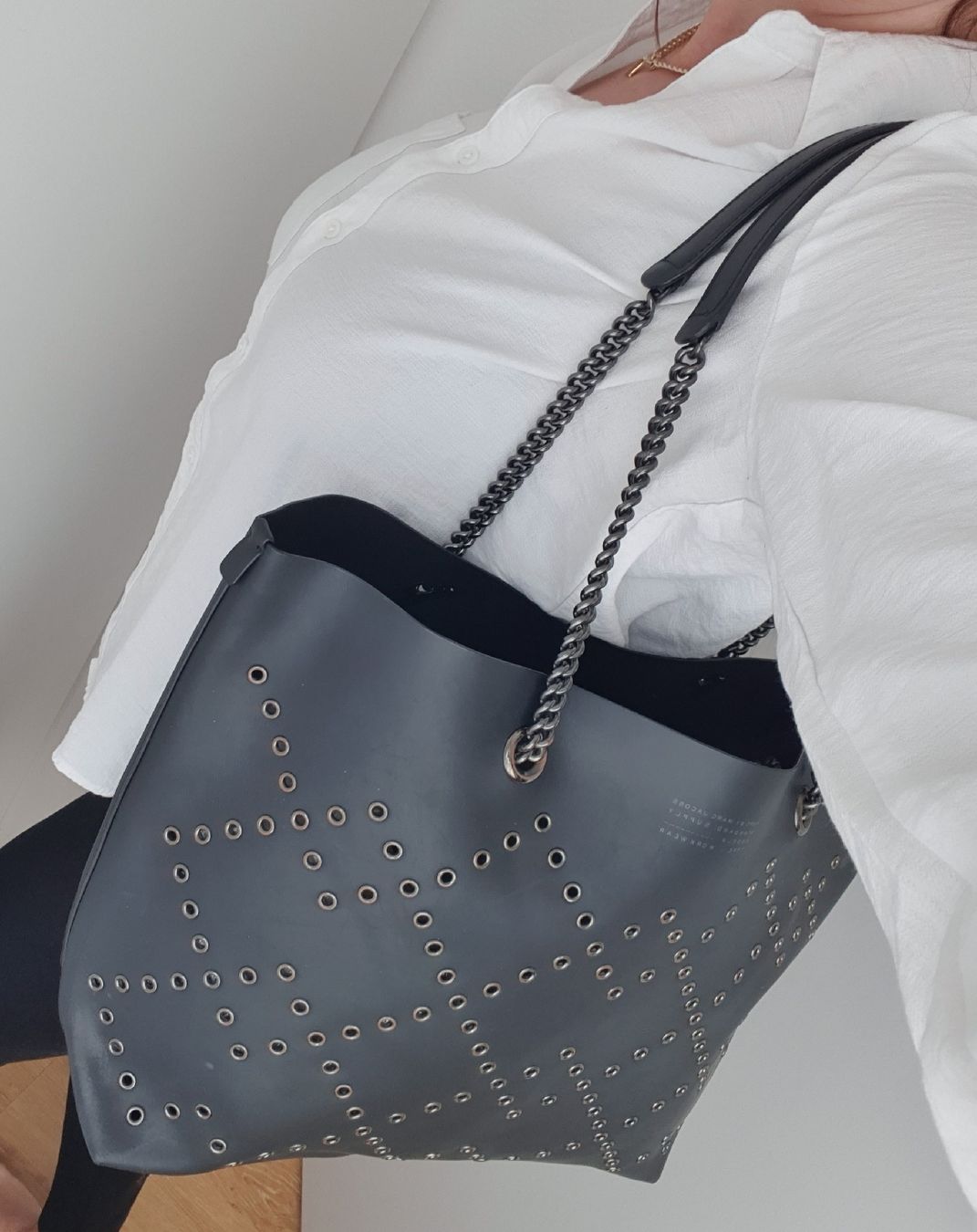 Marc Jacobs Borse da donna: Marc Jacobs Henkel/Schulterrtasche Leder Schwarz – Usato da Niederteufen venduto da Mira_72 6