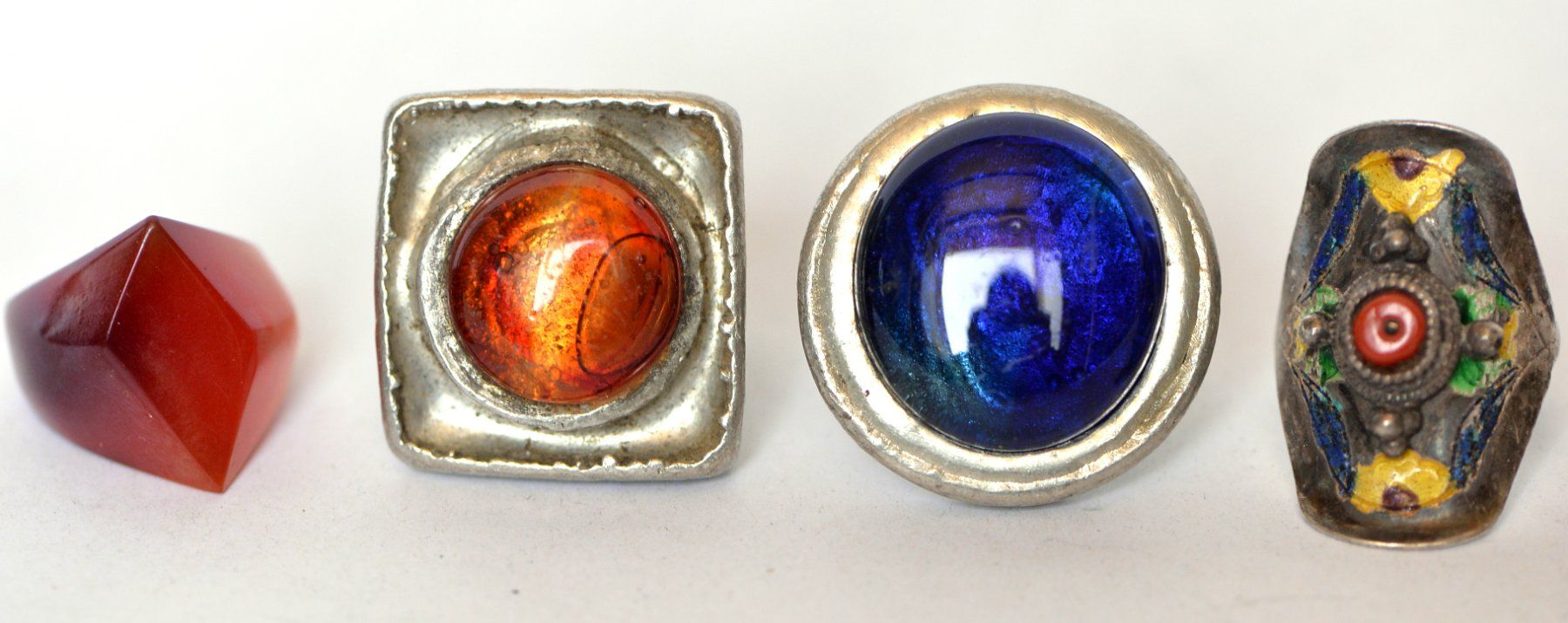 Autres bijoux: Lot de 26 anciennes bagues diverses – D'occasion à Neuchâtel par Neuchatel 3