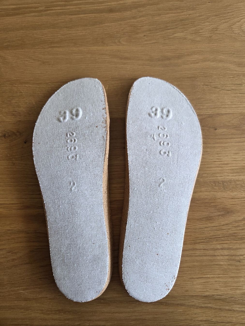 Scarpe da uomo: Einlegesohlen Grösse 39 neu – Nuovo (secondo la descrizione) da Lupfig venduto da olivenbaeumli 1