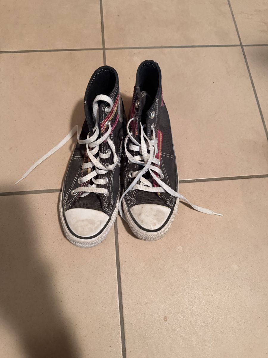 Converse Scarpe da uomo: Chaussures converse – Usato da Wavre venduto da ali_fyq9