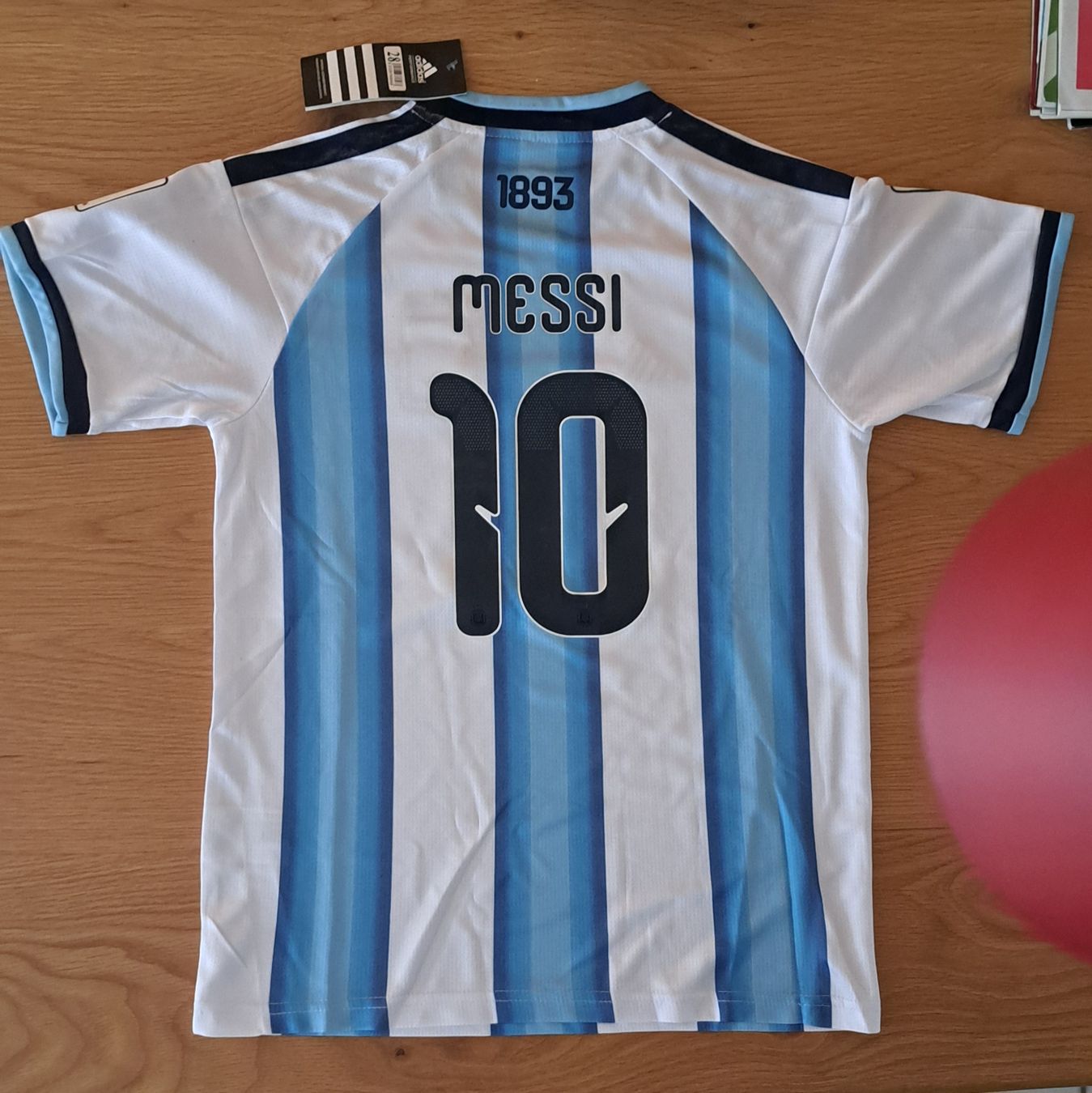 Adidas Scarpe, pantaloni & magliette da ginnastica: Argentinien Trikot Messi Gr. 152 – Nuovo e nell'imballaggio originale da rupperswil venduto da karate74 1