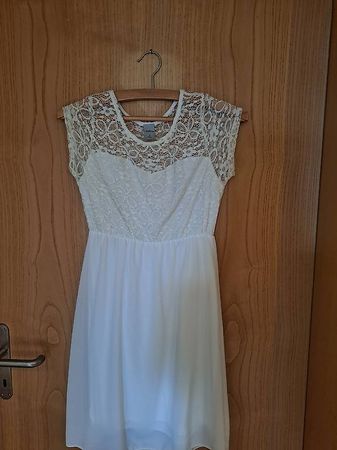 weisses Kleid mit Spitze Gr. S
