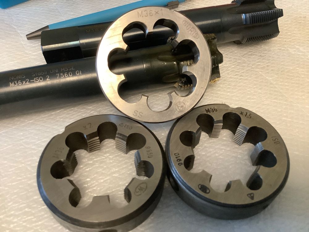 Tous les outils: Gewindebohrer Schneideisen M36x2 ODER M36x1.5 ODER M36x1 Neu – Neuf (Voir description) à Widnau par frohsinn7 2
