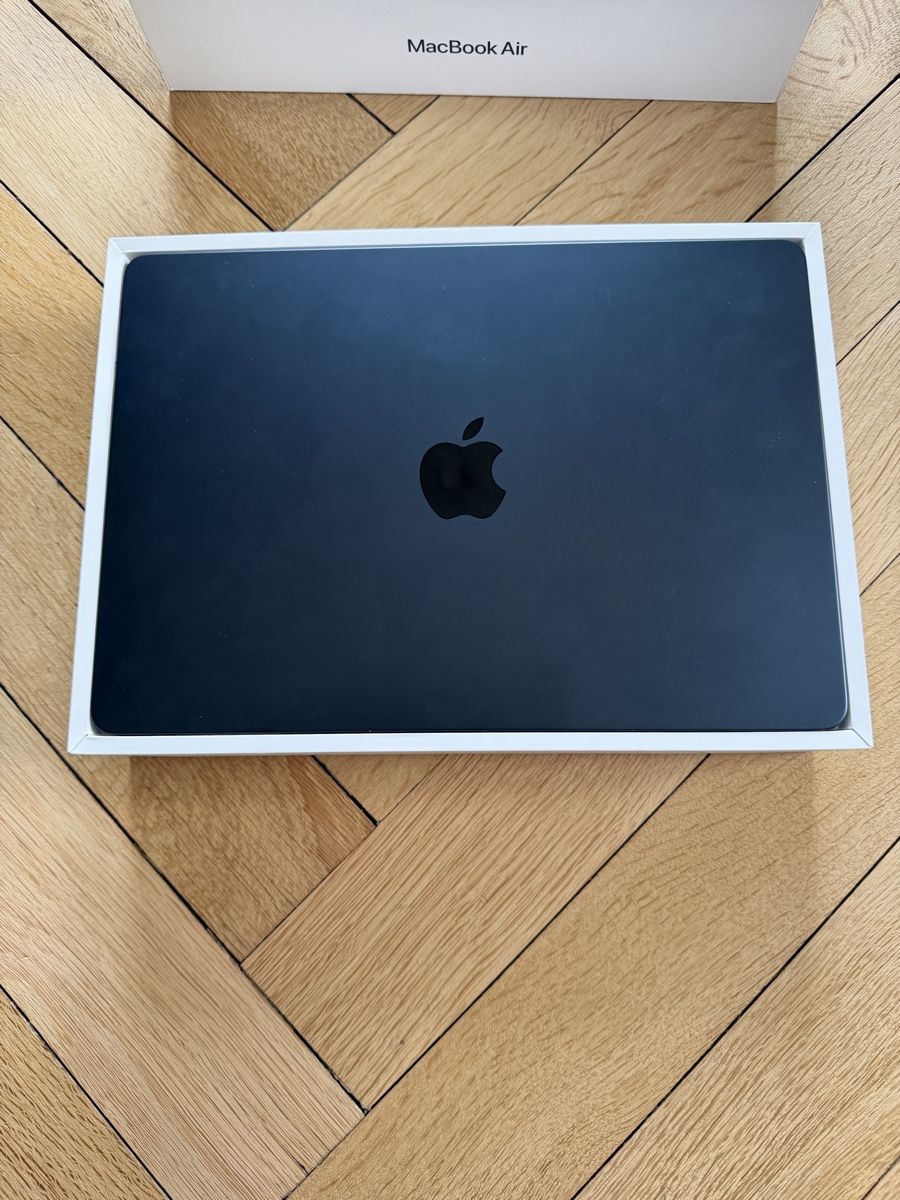 Apple Notebook: 13in M3 MacBook Air - 8 GB / 2 TB – Usato da Zürich venduto da db4 3