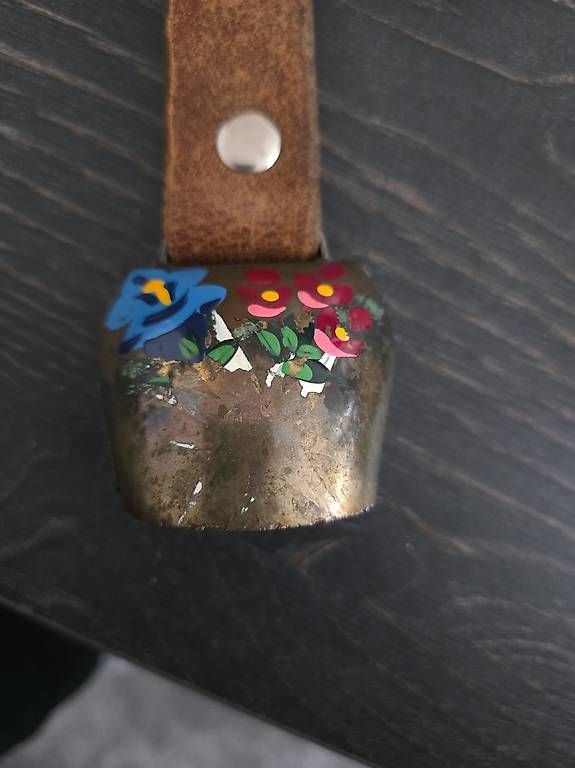 Campanacci mucche: Kleine alte Schweizer Glocke ? Handbemalt – Usato da Basel venduto da han_swq7