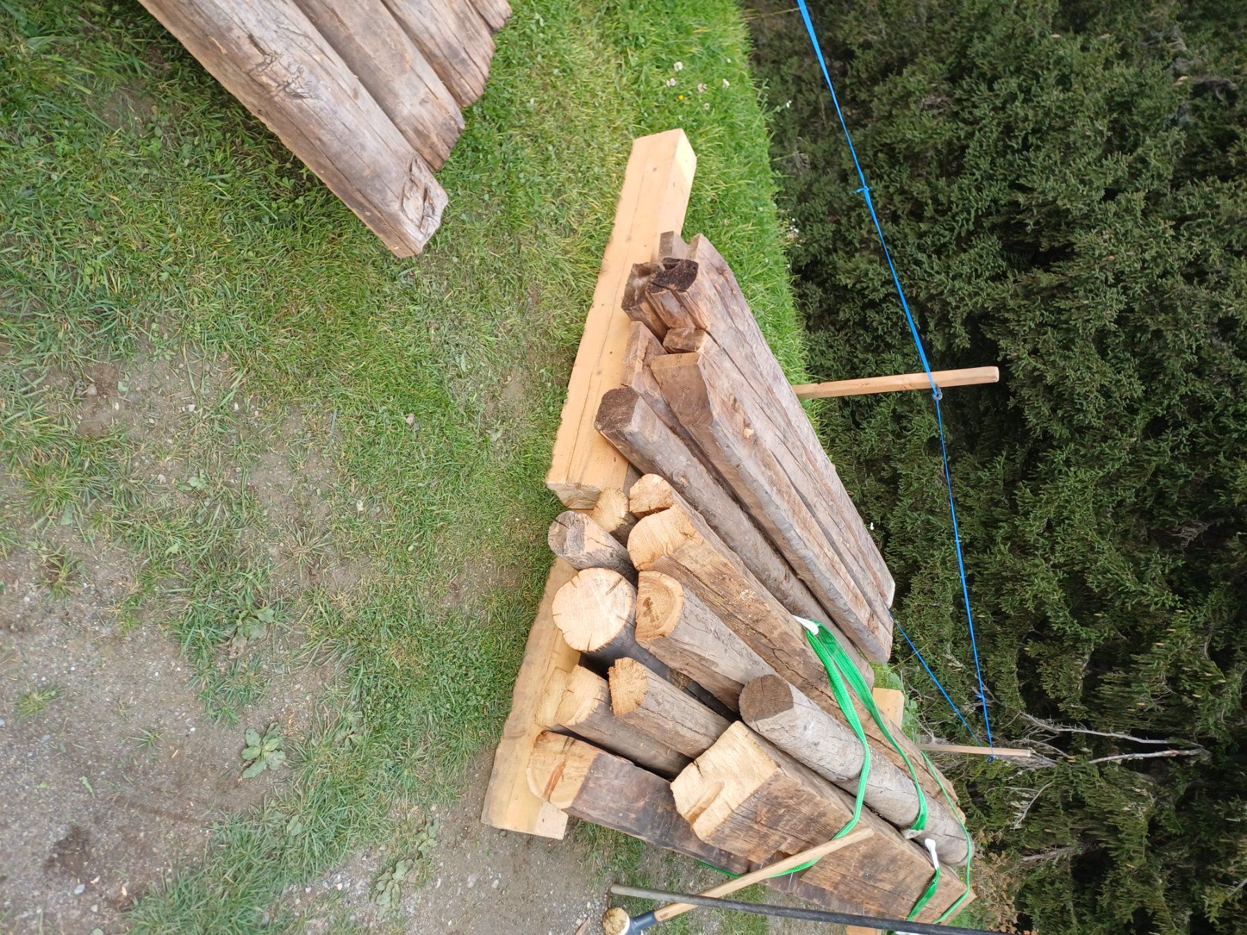 Articoli in legno: Altholz gratis abzuholen! – Usato da Ruschein venduto da mar_g9rm 1
