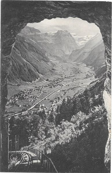 Cartoline postali: Braunwaldbahntunnel Blick auf Linthal – Usato da Olten venduto da clotaldi