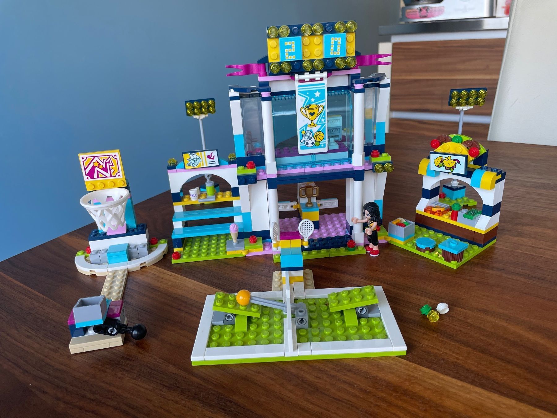 Lego Jouets: Lego Friends 41338 und 41330 – D'occasion à Dänikon ZH par snowfish26 1