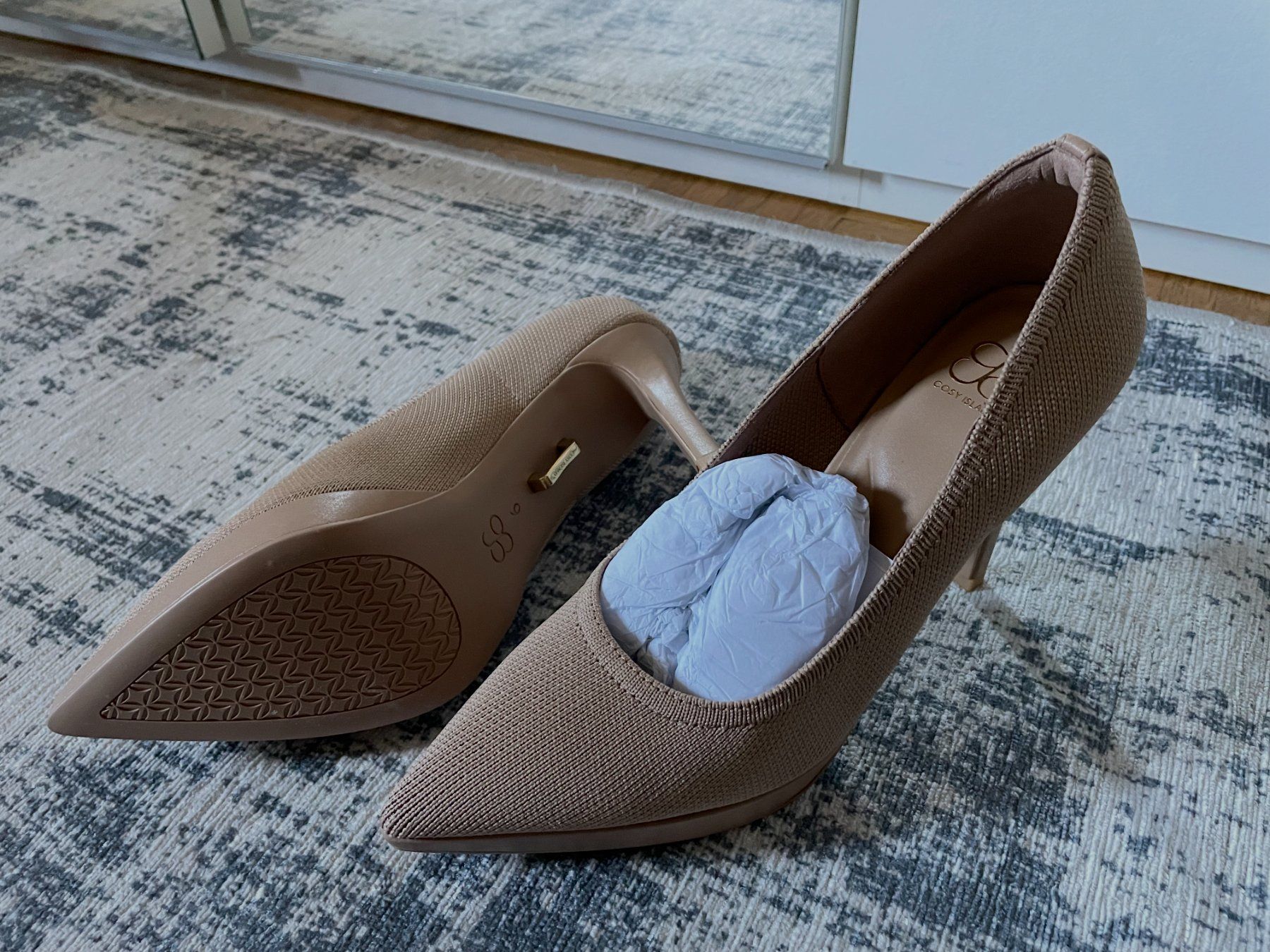 Damenschuhe: Cosy Island- Décolleté Beige Heels – Neu und originalverpackt aus Chiasso von Er_Mon 1