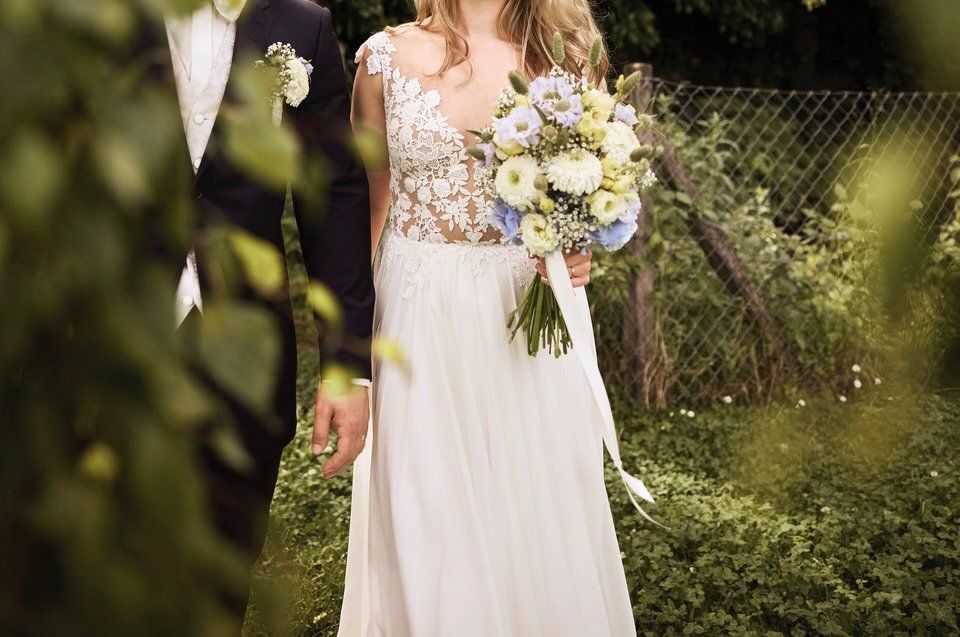 Robes: Secondhand Brautkleid Sabe "Guido", Grösse 38-40 – D'occasion à Brunnen par Herzig-Brautmode 3