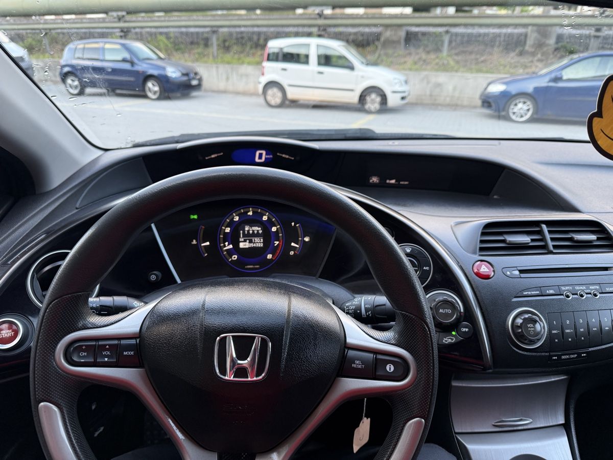 Honda Automobili: Honda Civic 1.8i – Usato da Domat/Ems venduto da Opmofe 8