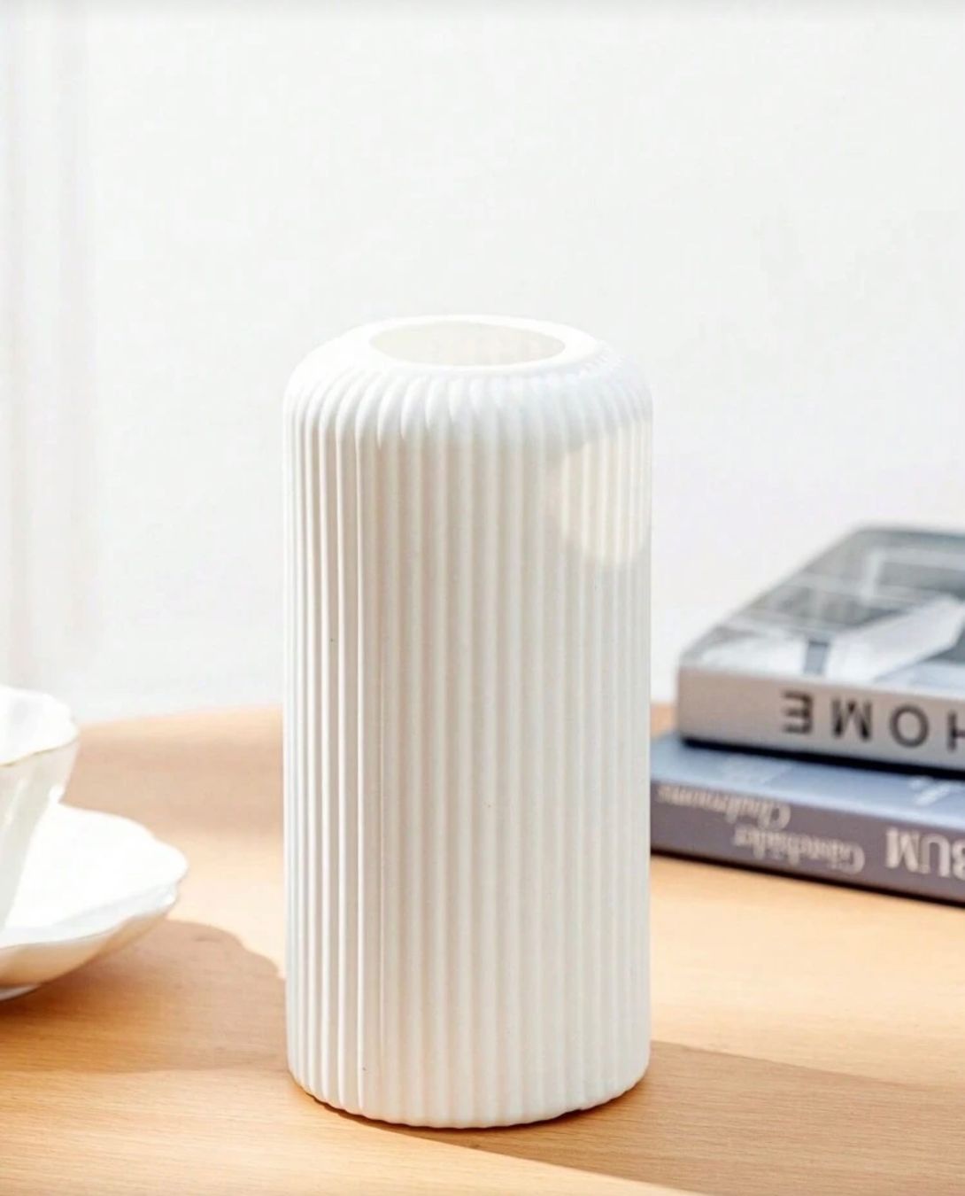 Vasi & Recipienti: Dekorative weisse Vase, neu, 20 cm! – Nuovo e nell'imballaggio originale da Emmenbrücke venduto da engueteDeal