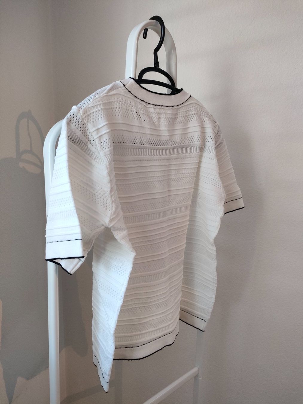 T-shirt: T-Shirt in Weiss mit originalem Muster – Nuovo (secondo la descrizione) da Dietikon venduto da MJ_Sporting 4