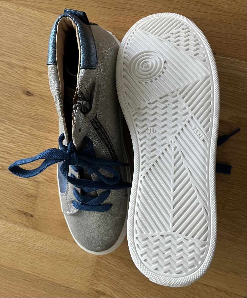 Schuhe für Mädchen: Silberne Benjie Mädchen Schuhe, Grösse 38 - neu – Neu (gemäss Beschreibung) aus Zürich von JtheBAB 3