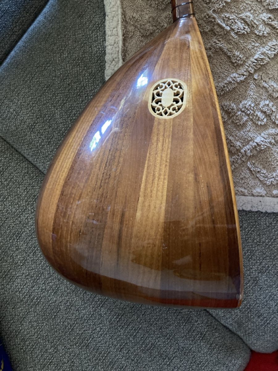 Strumenti musicali: Baglama saz turc traditionnel – Usato da Bursinel venduto da SeveralLives 2