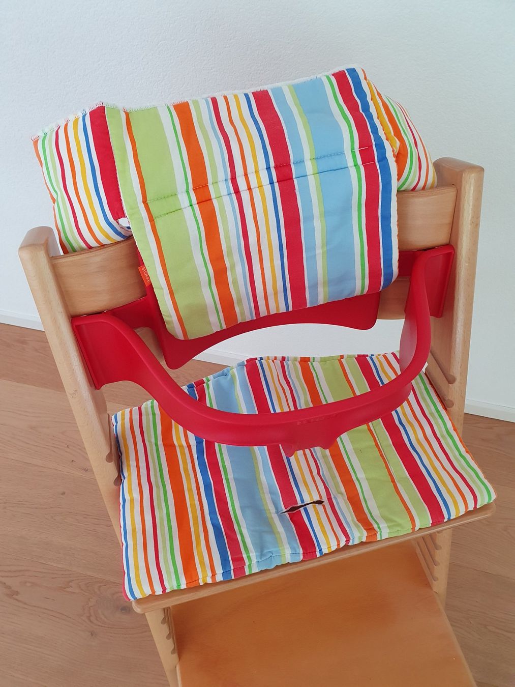 Stokke Chaises hautes: Stokke Tripp Trapp mit Baby Set – D'occasion à Hohentannen par Grimblegromble