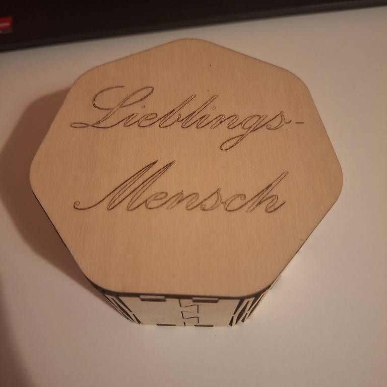 Sonstige Dekorationen & Accessoires: Geschenkbox Lieblingsmensch – Gebraucht aus Möhlin von jolimada2012 1