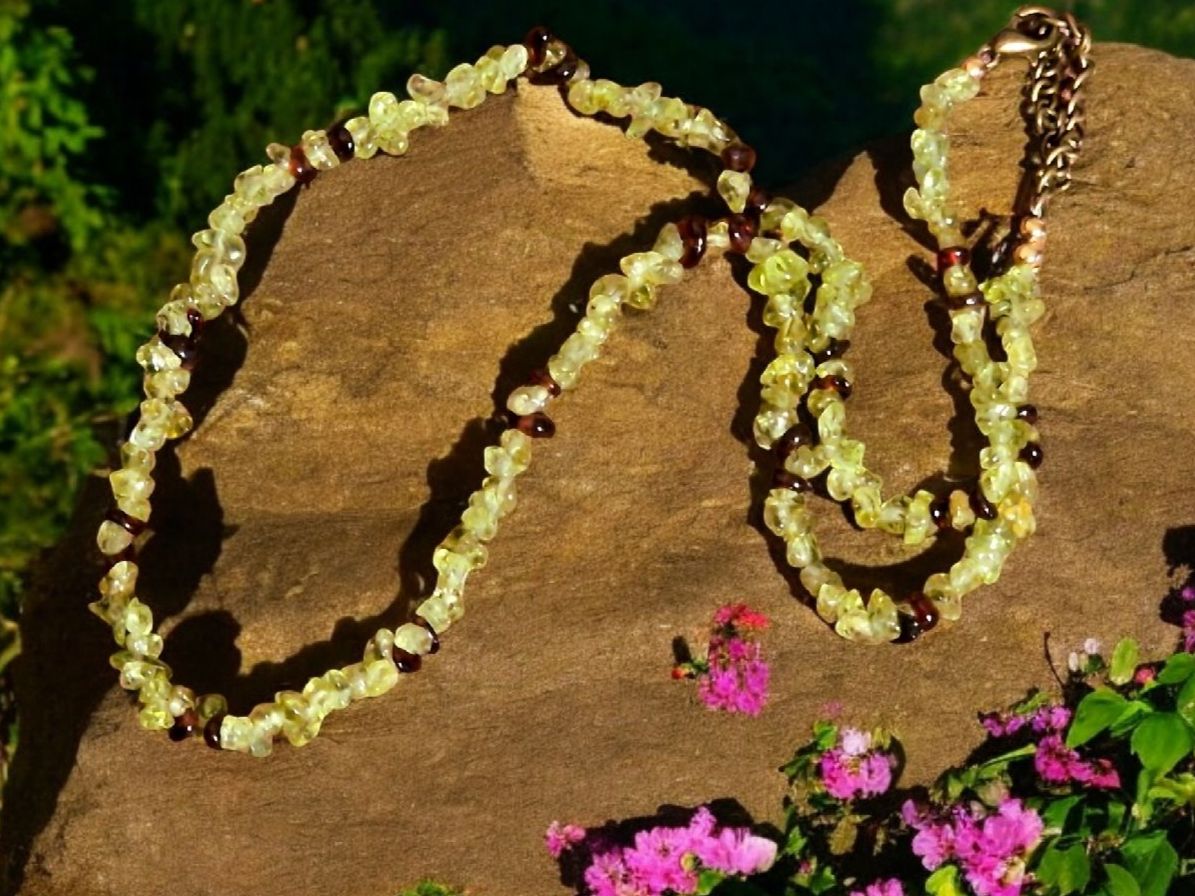 Catenine: Splitterkette handgeknöpft, Peridot & Granat – Nuovo e nell'imballaggio originale da Aarau venduto da Schmuckhoehle_MD 3