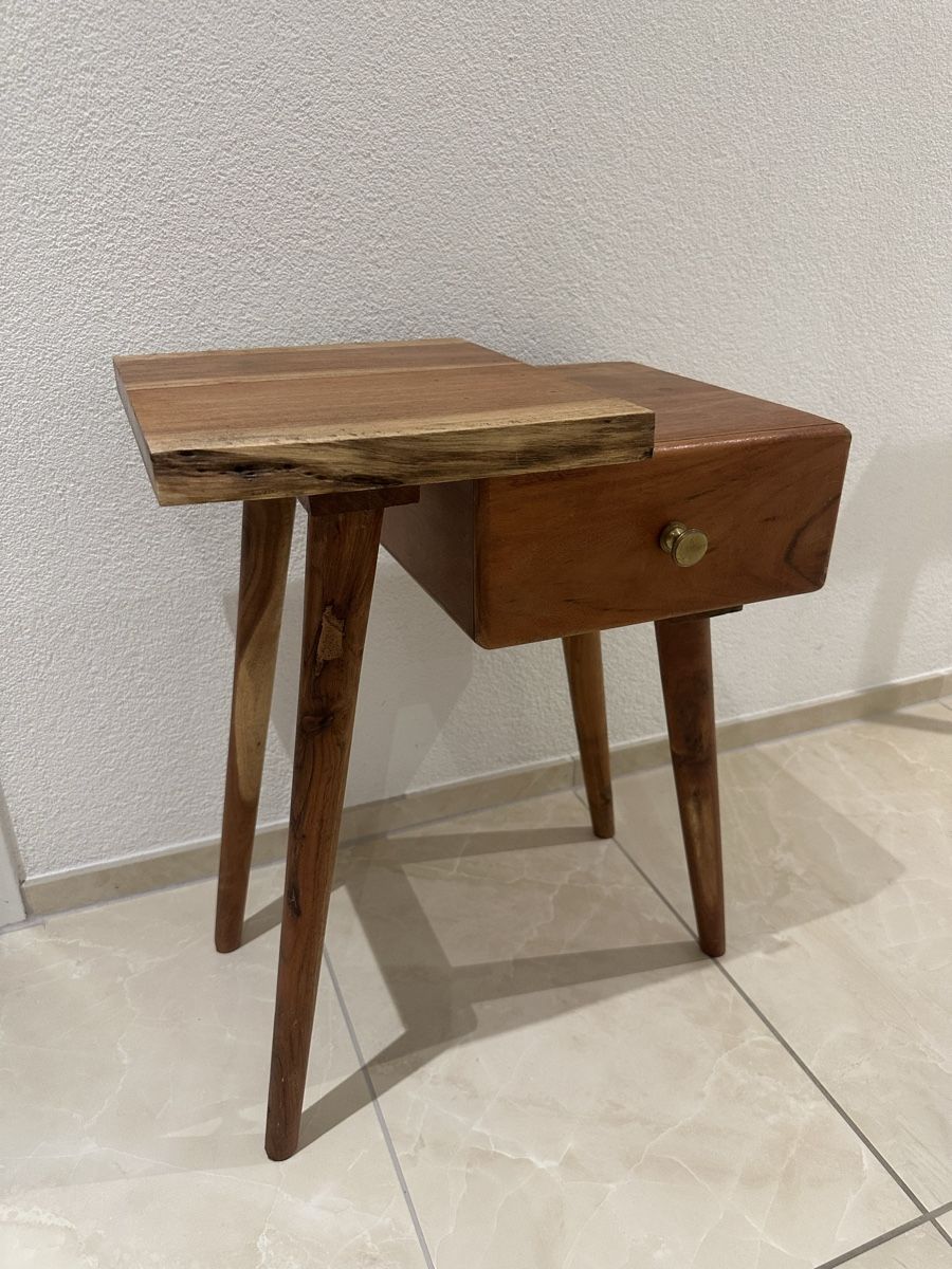 Comodini: Beistelltisch aus Holz mit Schublade – Usato da Staad SG venduto da egz_w5jh