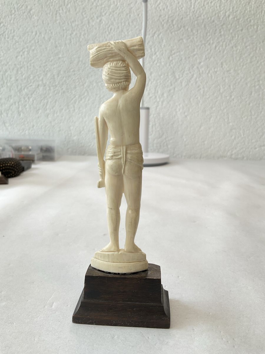 Figuren: Ancienne statuette sculpté  – Gebraucht aus Malleray von Robot12 2