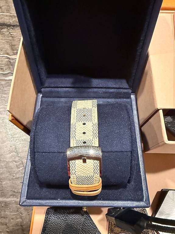 Smartwatch: Louis Vuitton Smartwatch – Usato da Nendeln venduto da ape_pv5k 1