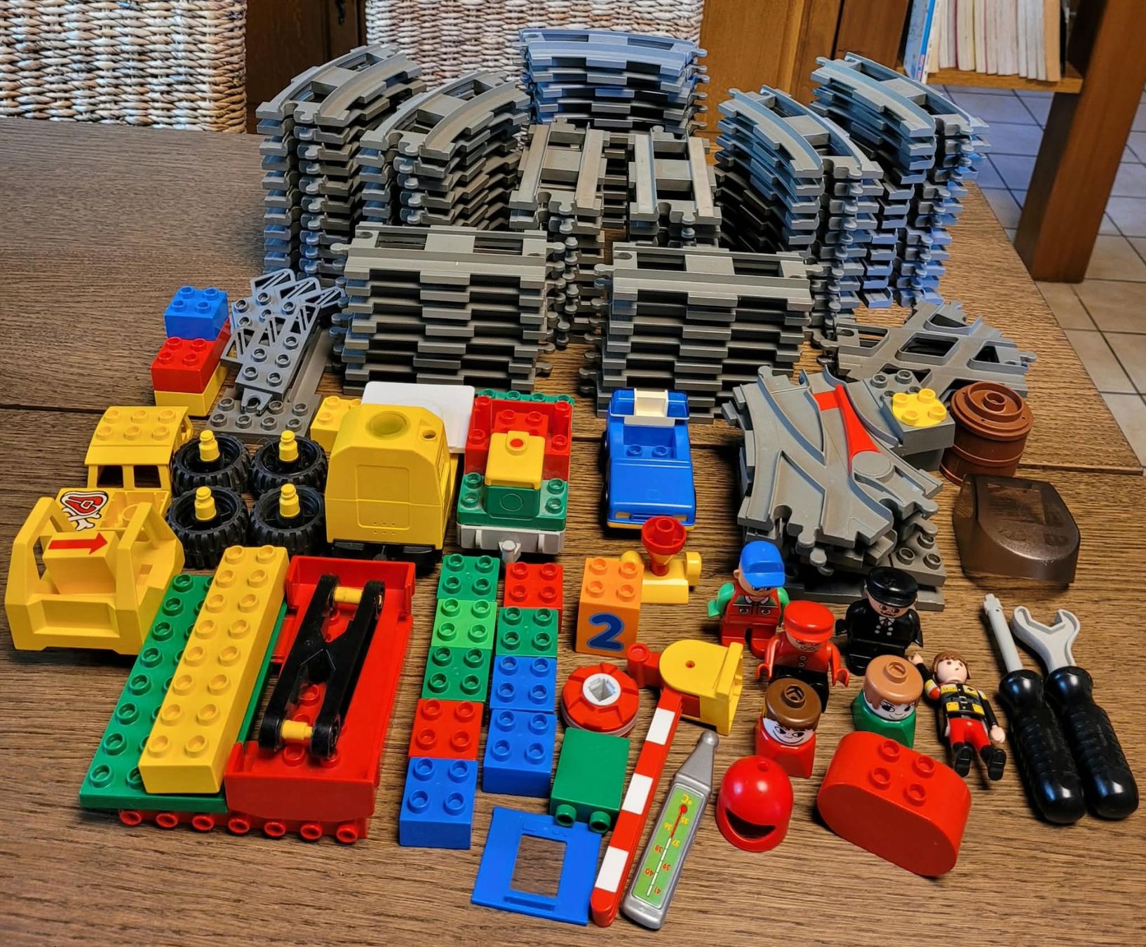 Lego Jouets: Riesiges LEGO DUPLO Eisenbahn Set – D'occasion à Sonceboz-Sombeval par ter_9rc5 1