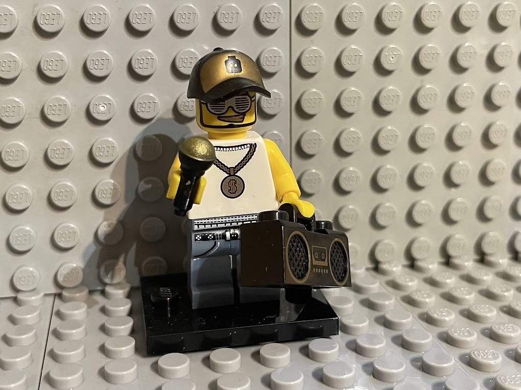 Lego Kit di costruzioni: Lego Minifigure Series - ID 8803, #15 – Usato da Giebenach venduto da Flaz78