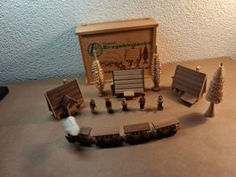 Original Erzgebirgisches Souvenir Holzschachtel mit Inhalt