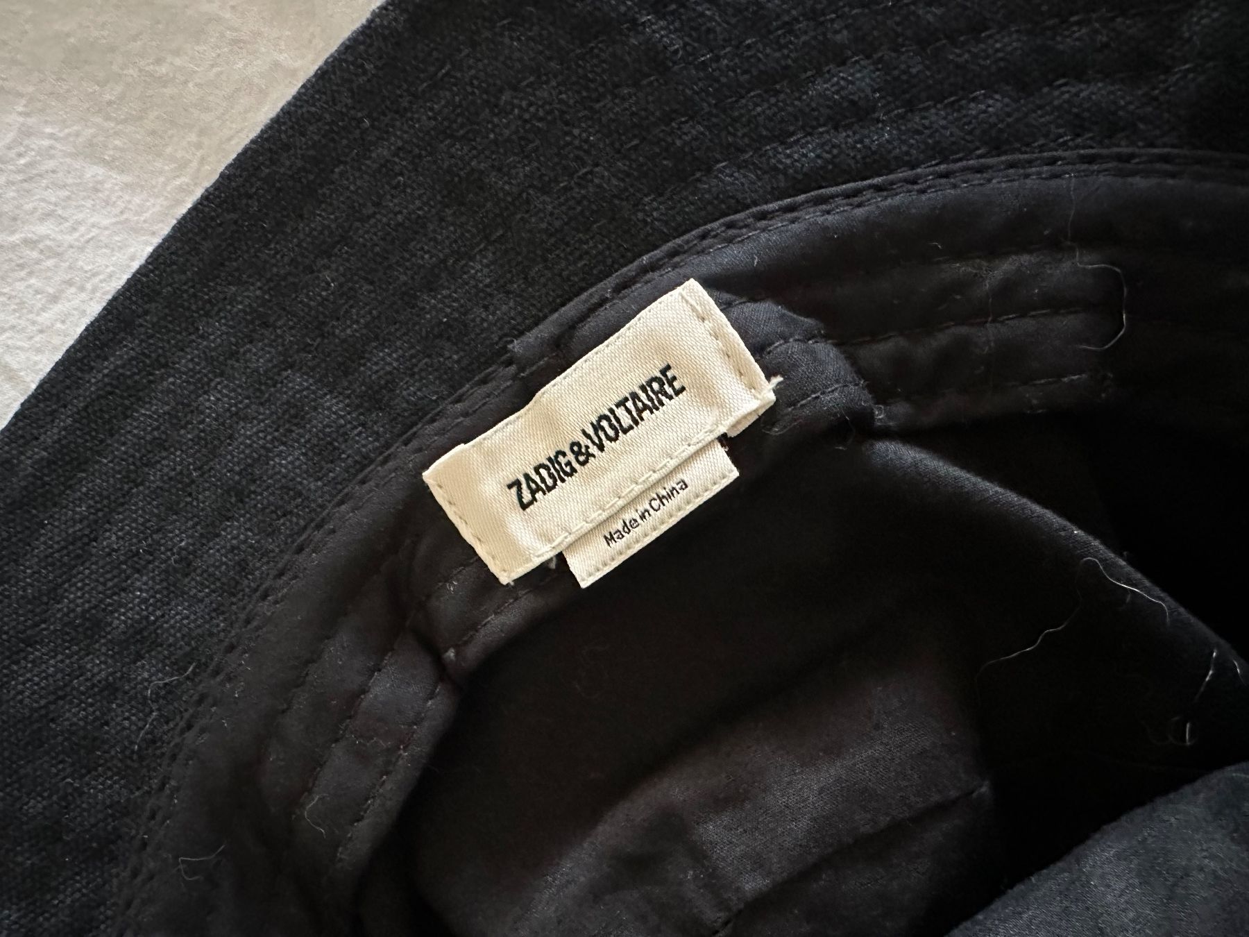 Zadig & Voltaire Copricapi, berretti & cappellini: Zadig & Voltaire bob hat black cotton, new – Nuovo (secondo la descrizione) da Lausanne venduto da kuroneko86 1