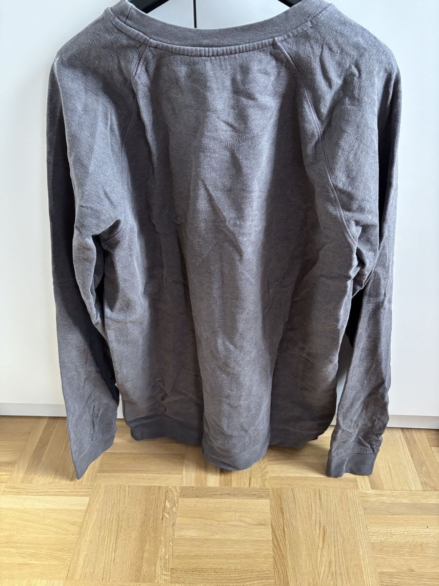 Pullover & Sweatshirts: Pullover – Gebraucht aus Basel von rebecca_b 1