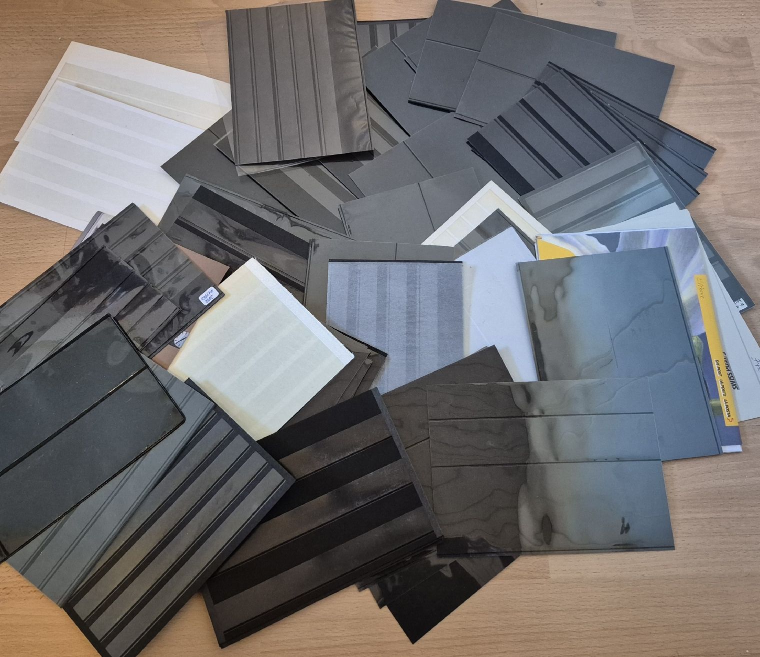 Ordner: Briefmarken Mappen – Gebraucht aus Adliswil von cha_fq9f 8