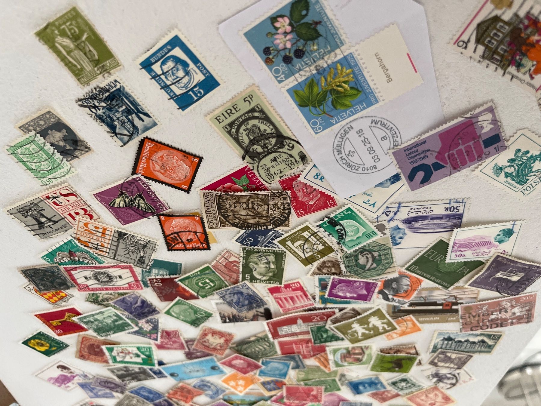 Tutti i francobolli: Lot 15: Lot mit Mix Briefmarke – Usato da Chiasso venduto da AzenYa 5