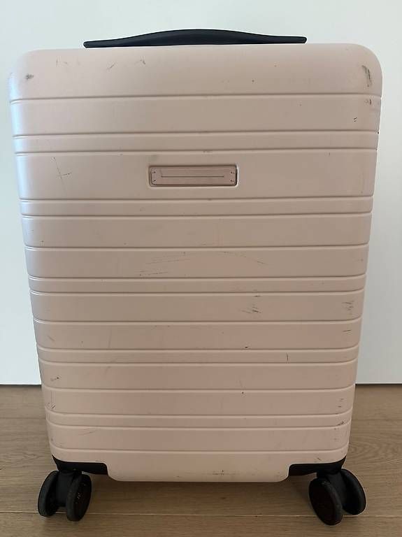 Reisekoffer: Koffer - Horizn Studios Small Hardshell Suitcase Pink  – Gebraucht aus Zürich von lau_pz7b