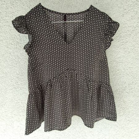 Wunderschöne Bluse schwarz mit Muster