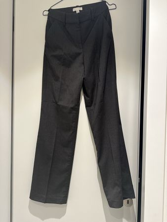 Elegante H&M Bundfaltenhose, Grau, Grösse 34, neuwertig