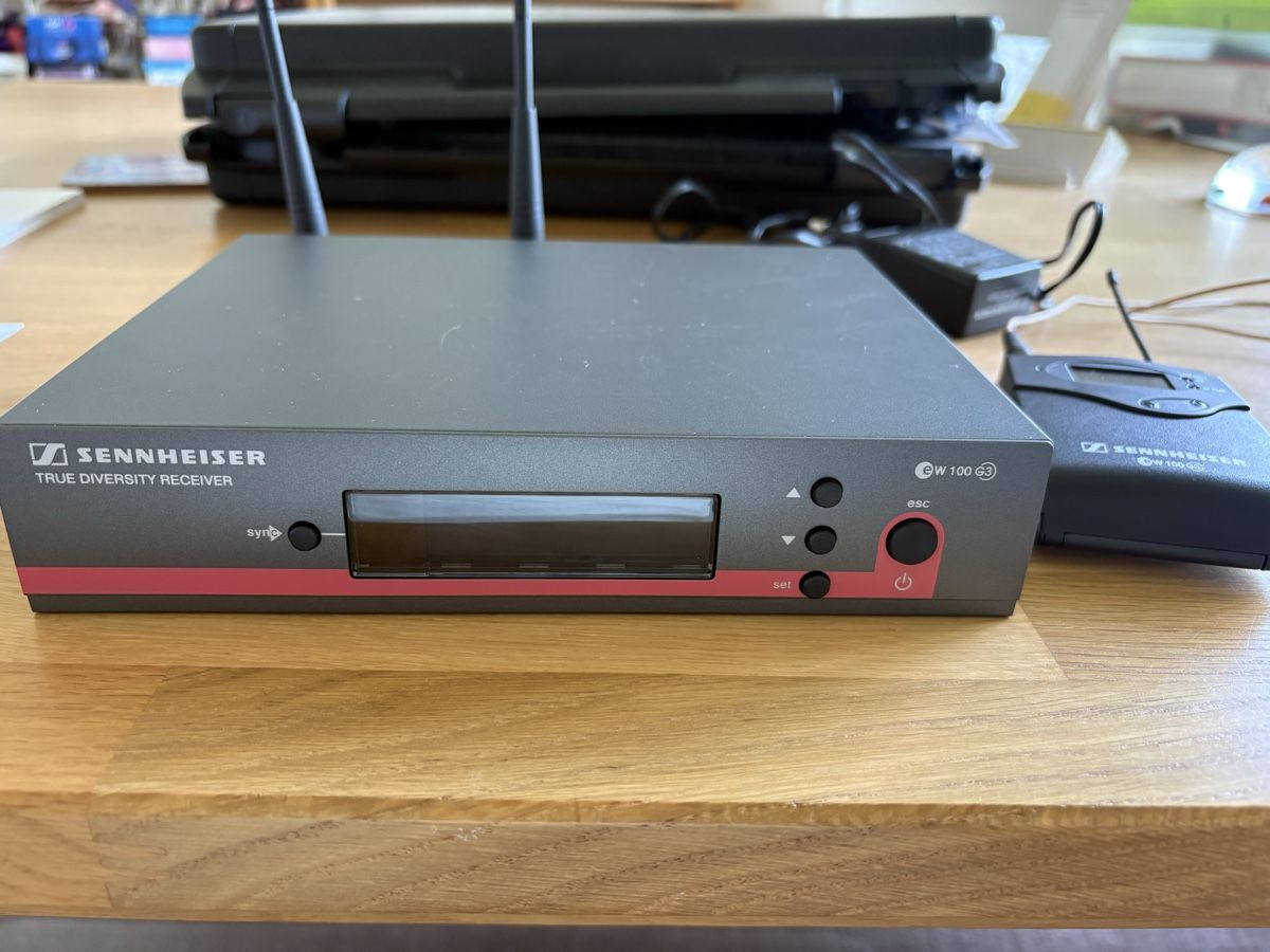 Sennheiser Ricevitori: Sennheiser ew 100 G3 Funkmikrofon mit Reciever – Usato da Gümligen venduto da Kamala55 1