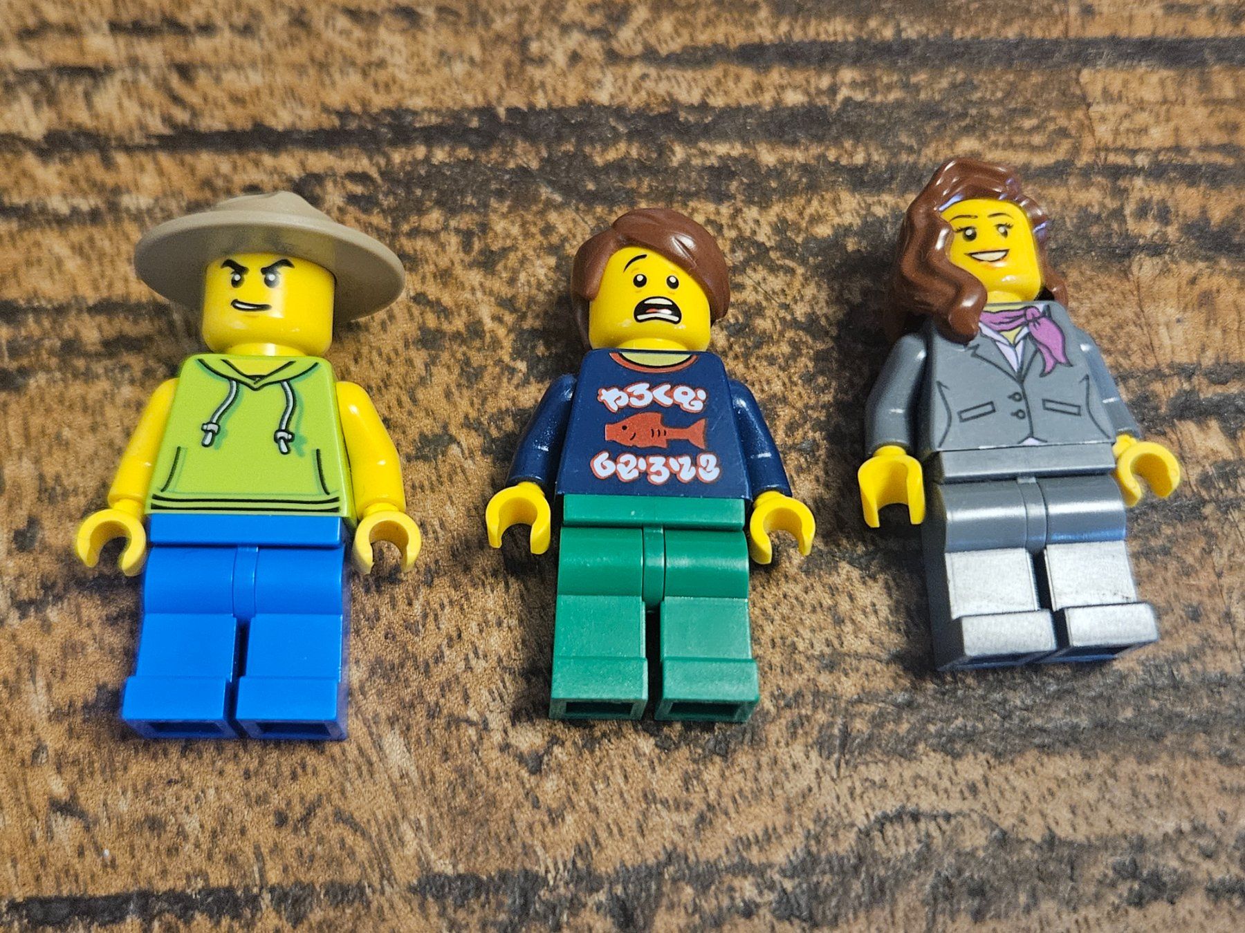 Lego Kit di costruzioni: lego lot de 3 figurines – Usato da Confignon venduto da Ecrofigs
