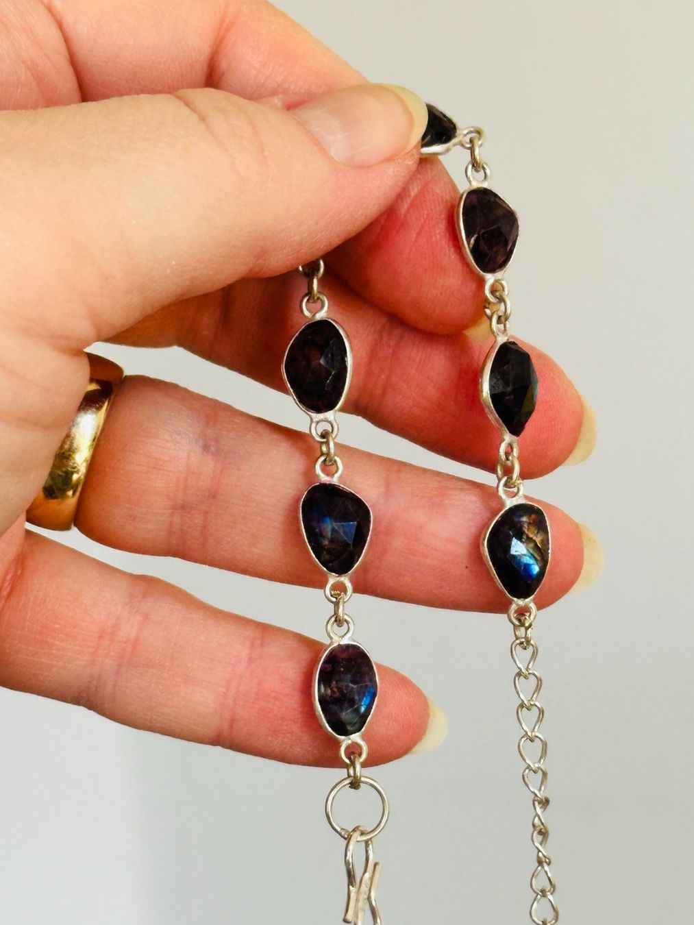Bracciali & Braccialetti: Handmade Bracelet  Red Flash Labradorite – Nuovo e nell'imballaggio originale da Genève venduto da AGBERG 2