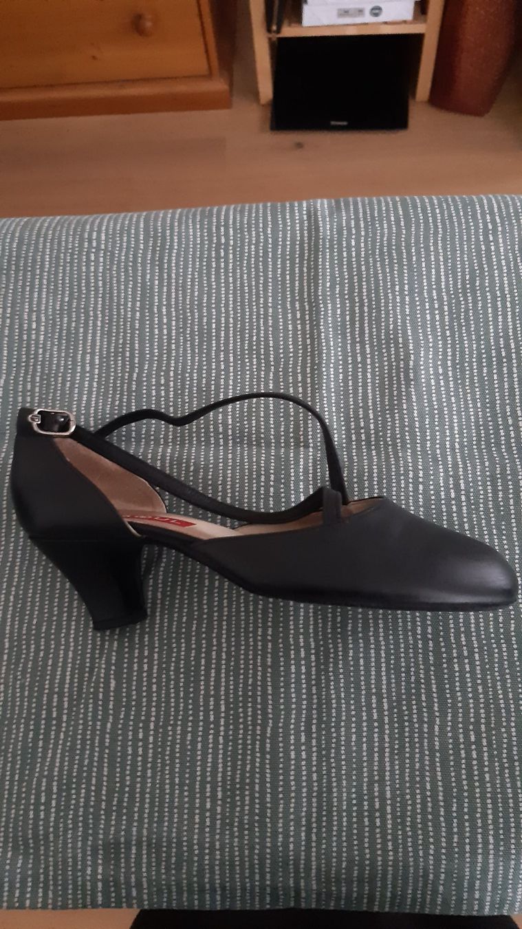 Scarpe da donna: Tanzschuhe Paoul Grösse 38 – Usato da Aarburg venduto da gentile3 3
