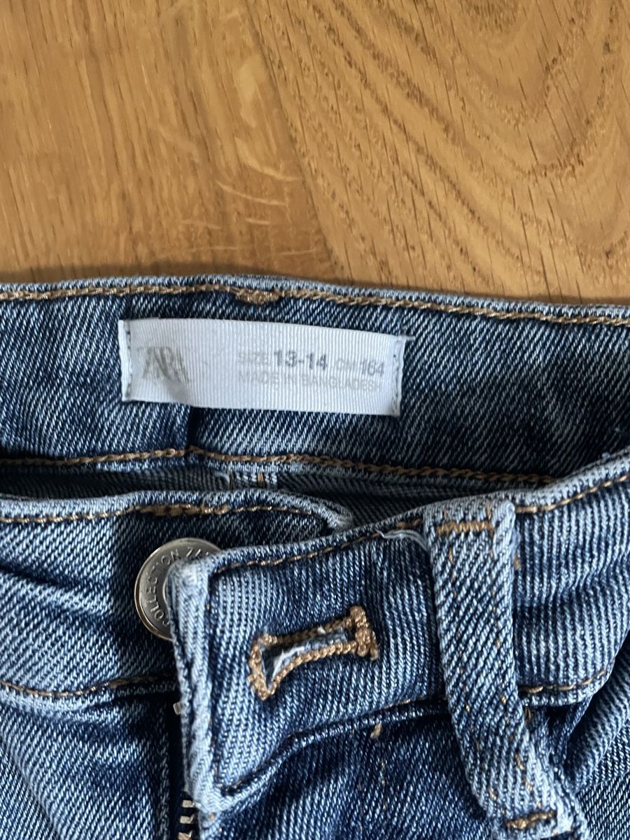 Zara Pantaloni: Jeans – Usato da Balgach venduto da sei_s6d7 2